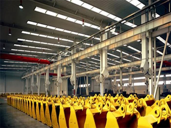 扎兰屯徐工集团挖掘机装配车间