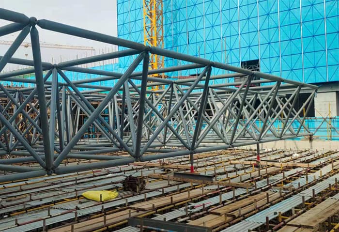 扎兰屯高铁东总部基地2号楼网架